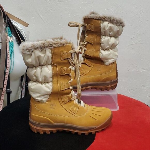 Timberland Mount Holly Duck Boots - Suede Lace Up Puffer Boots in Tan Size 8 - Picture 1 of 16